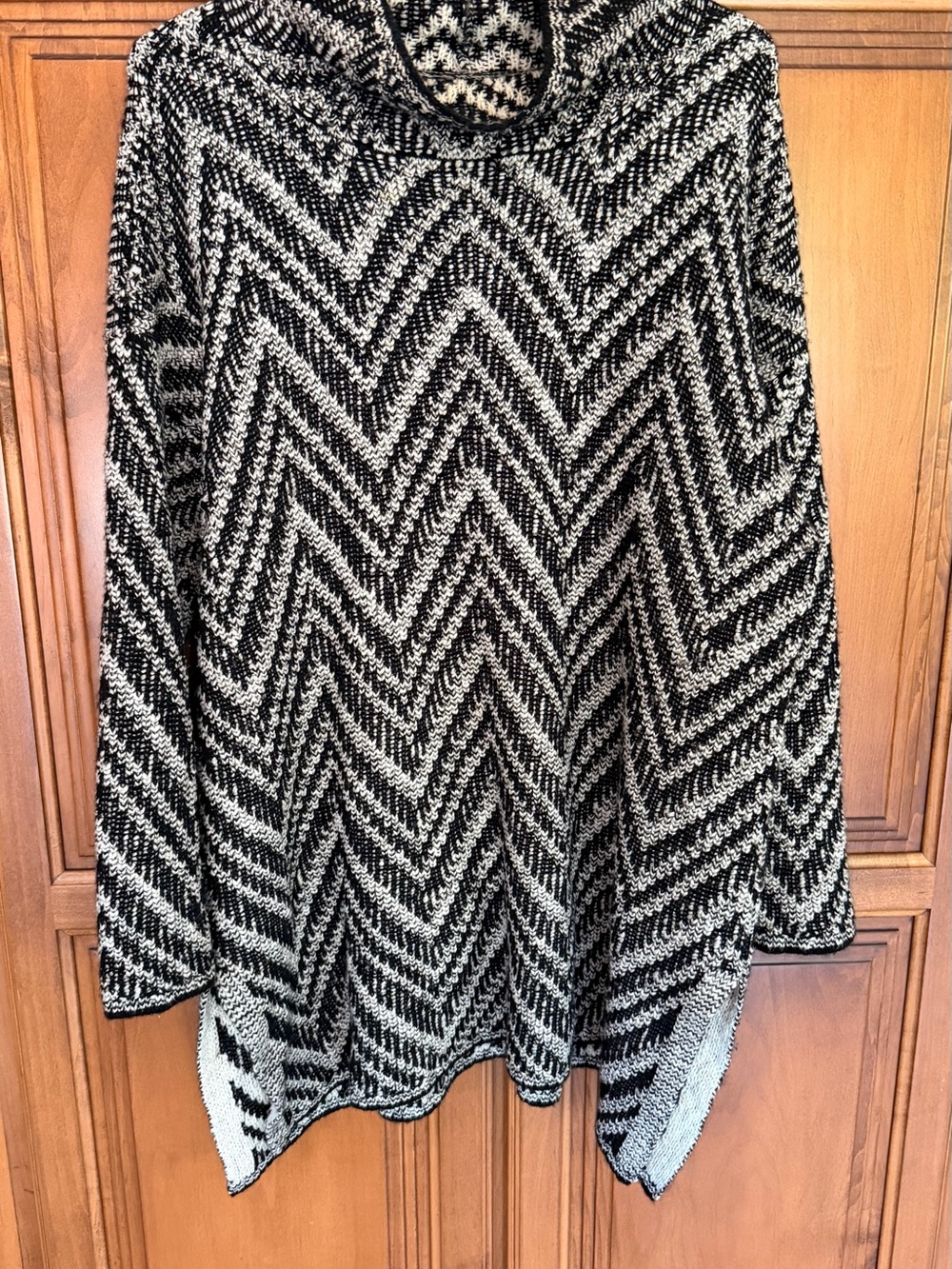 Eileen Fisher Black and White Cotton and alpaca Sweater